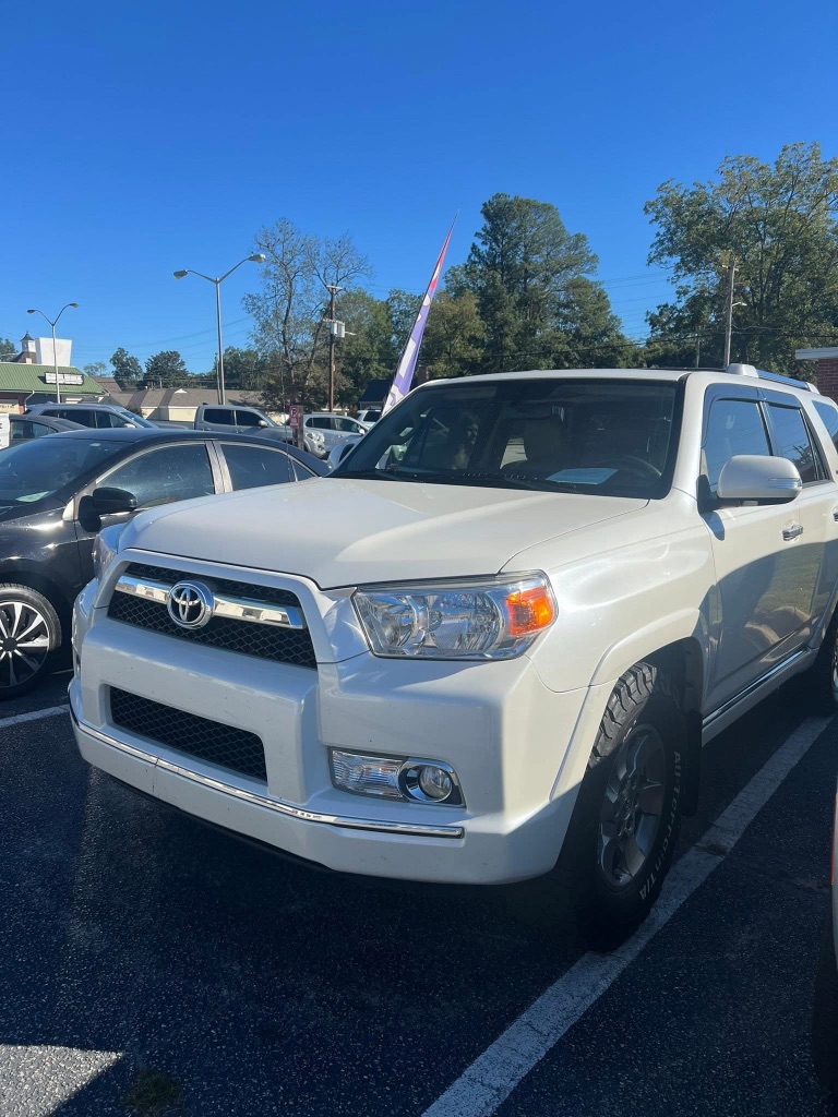 2013 Toyota 4Runner SR5's photo