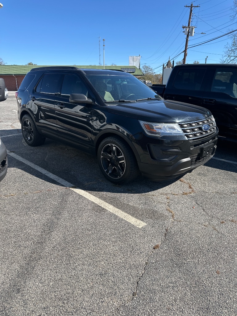 2016 Ford Explorer Base's photo
