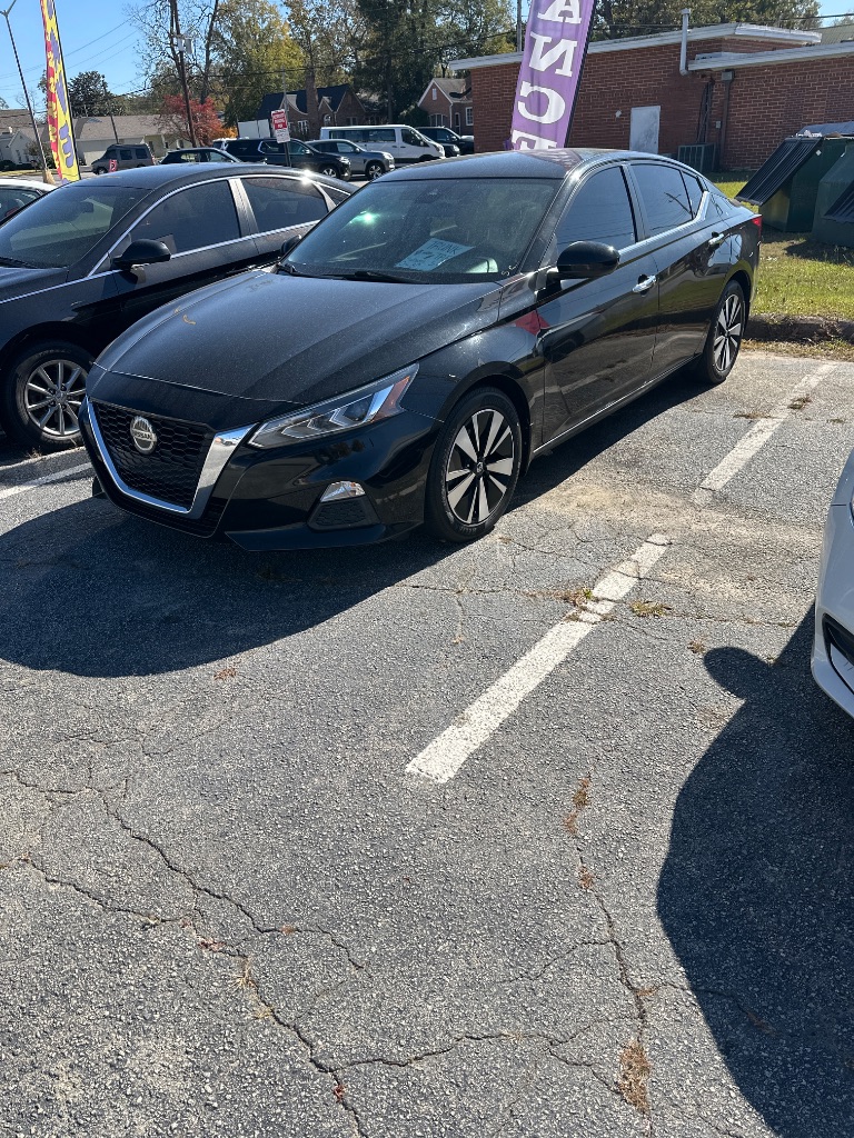 2022 Nissan Altima SV's photo