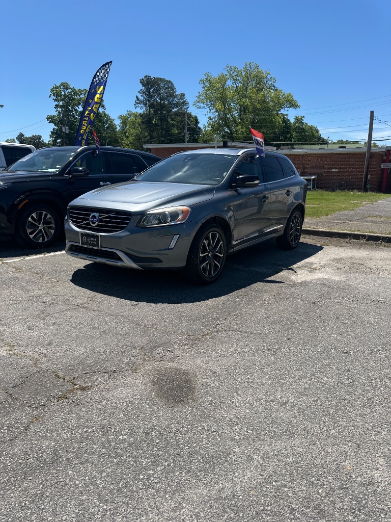 2017 Volvo XC60 T6 AWD Dynamic's photo