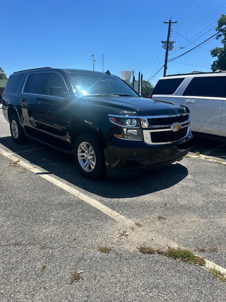 2019 Chevrolet Suburban 2WD 1500 LT's photo